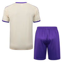 Maglia da allenamento e pantaloncini del Real Madrid 25/26