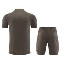 Maglia da allenamento e pantaloncini del Real Madrid 25/26