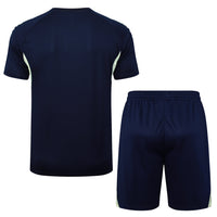 Maglia da allenamento e pantaloncini del Real Madrid 25/26