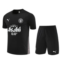 Maglia da allenamento e pantaloncini del Manchester City 25/26