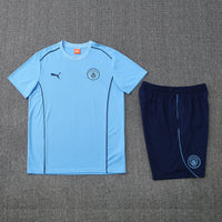 Maglia da allenamento e pantaloncini del Manchester City 25/26