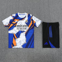 Maglia da allenamento e pantaloncini del Real Madrid 25/26