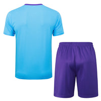 Maglia da allenamento e pantaloncini del Real Madrid 25/26