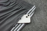 Maglia da allenamento e pantaloncini del Real Madrid 25/26