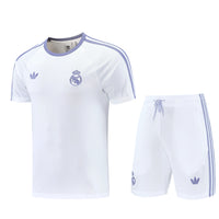 Maglia da allenamento e pantaloncini del Real Madrid 26/27