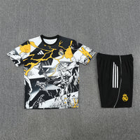 Maglia e Pantaloncini pre-allenamento Real Madrid x Marvel Bambino 25/26