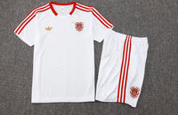 Maglia da allenamento e pantaloncini del Bayern 25/26