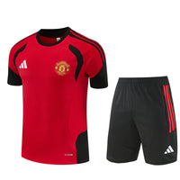 Maglia da allenamento e pantaloncini del Manchester United 26/27
