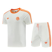 Maglia da allenamento e pantaloncini del Bayern 26/27