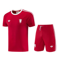 Maglia da allenamento e pantaloncini del Manchester United 26/27