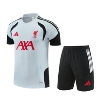 Maglia da allenamento e pantaloncini del Liverpool 26/27