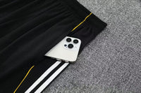 Maglia da allenamento e pantaloncini del Real Madrid 25/26