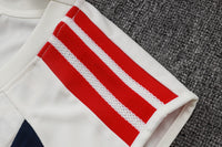 Maglia da allenamento e pantaloncini del Bayern 26/27