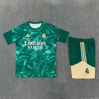 Maglia da allenamento e pantaloncini del Real Madrid 26/27