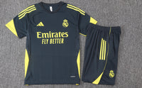 Maglia e Pantaloncini pre-allenamento Real Madrid  Bambino 25/26
