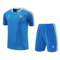 Maglia da allenamento e pantaloncini del Real Madrid 25/26