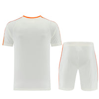 Maglia da allenamento e pantaloncini del Bayern 26/27