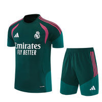 Maglia da allenamento e pantaloncini del Real Madrid 26/27