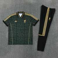 Maglia e Pantaloni Liverpool 26/27