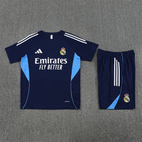 Maglia da allenamento e pantaloncini del Real Madrid 25/26