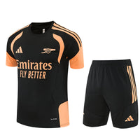 Maglia da allenamento e pantaloncini del Arsenal 26/27