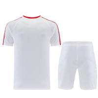 Maglia da allenamento e pantaloncini del Liverpool 26/27