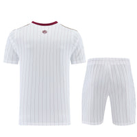 Maglia da allenamento e pantaloncini del Arsenal 26/27