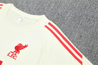 Maglia da allenamento e pantaloncini del Liverpool 25/26