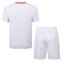 Maglia da allenamento e pantaloncini del Bayern 25/26