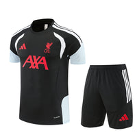 Maglia da allenamento e pantaloncini del Liverpool 26/27