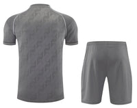 Maglia da allenamento e pantaloncini del Real Madrid 25/26