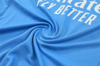 Maglia da allenamento e pantaloncini del Real Madrid 25/26