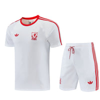 Maglia da allenamento e pantaloncini del Liverpool 26/27
