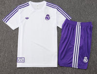 Maglia da allenamento e pantaloncini del Real Madrid 25/26