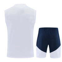 Maglia da allenamento e pantaloncini del Real Madrid 26/27